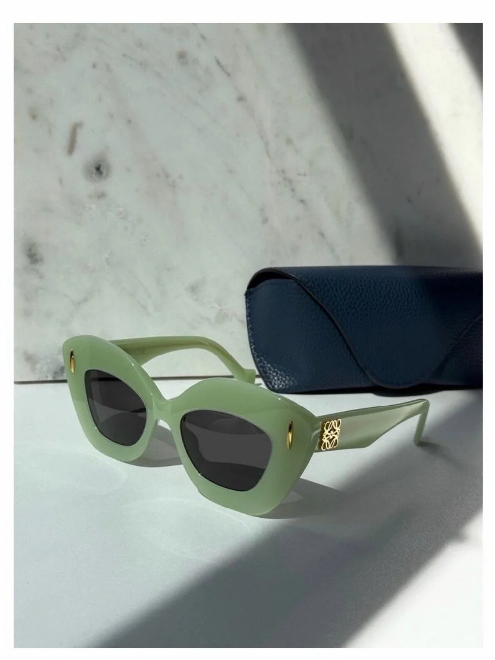 Loewe LW40127I Anagram Cat Eye Sunglasses Light Green 95A NWT Authentic
